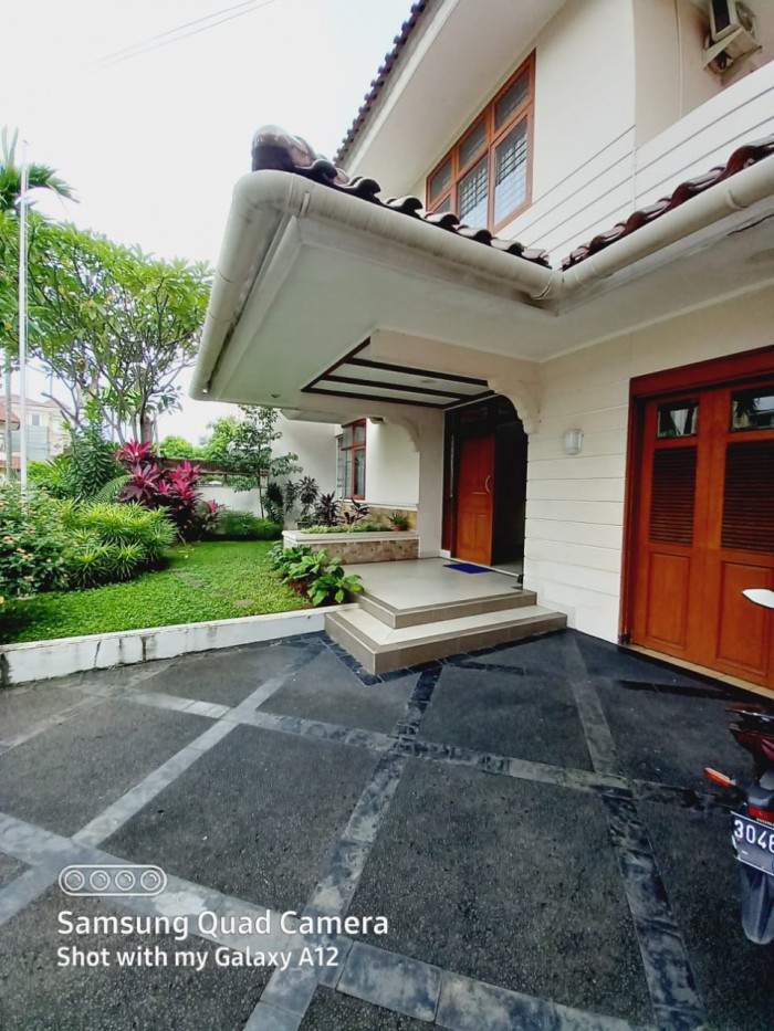 Rumah Disewakan di Pondok Indah Jakarta Selatan